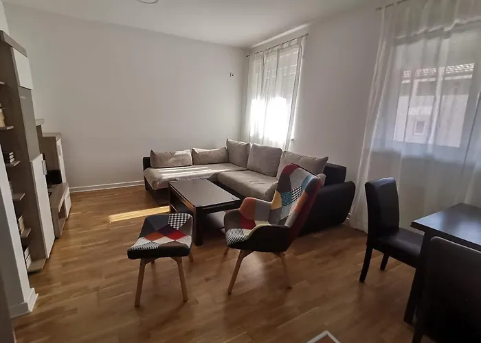 Sweet Apartment Near The City Centar With Garage